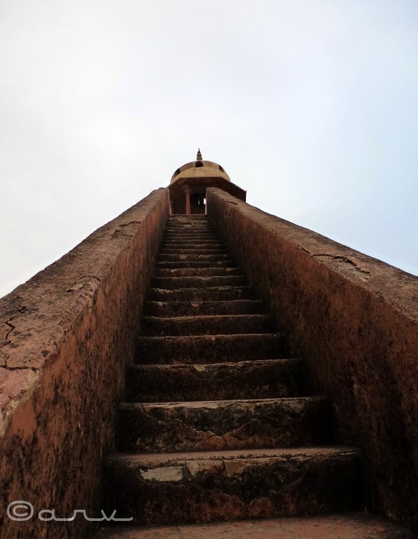 steps-charan-temple-jaipur