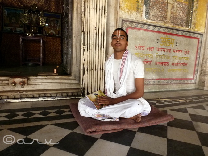 Sevak. Chaturbhuj Temple, Jaipur