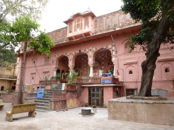 view of goverdhannathji temple jaipur