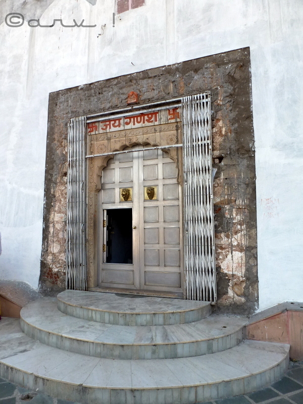 gad ganesh temple jaipur entry gate