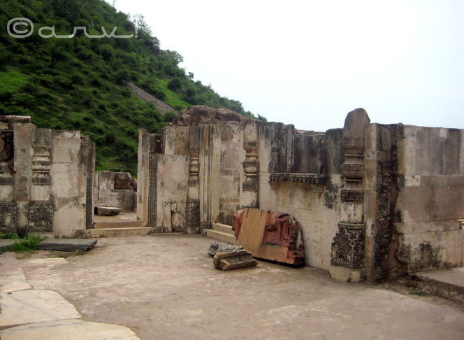 bhangarh-fort-ruins