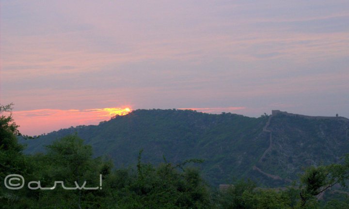 great-wall-of-amer-jaipur