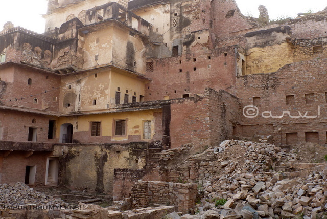 ruined-shur-singh-haveli-amer-fort-rajput-architecture