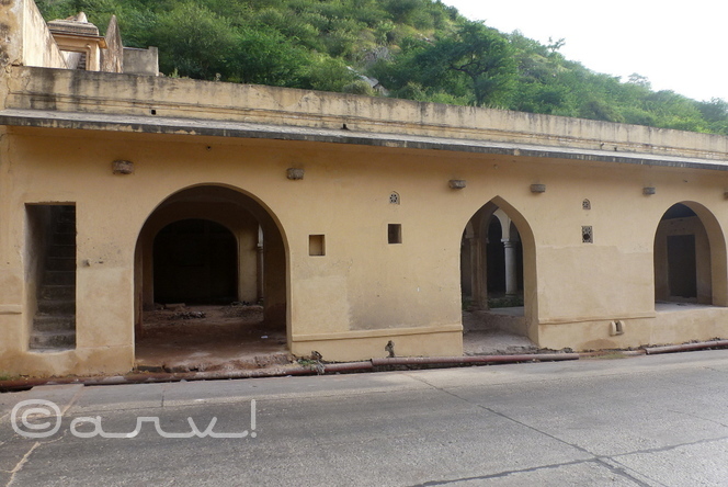 ghat-ki-guni-in-jaipur-agra-road ghat-ki-guni-in-jaipur-agra-road