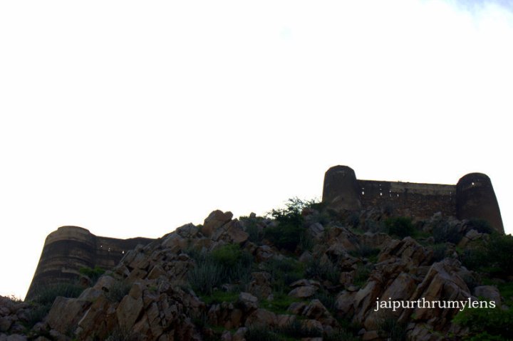 achrol-fort-near-jaipur