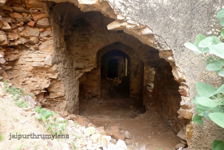ruins of achrol fort jaipur