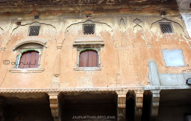 heritage-walk-in-jaipur-old-building
