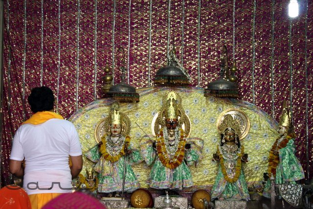 idols-of-lord-ram-at-ramchandra-temple-jaipur