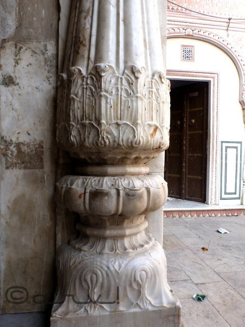 pillar-design-in-heritage-temples-ramchandra-temple-jaipur