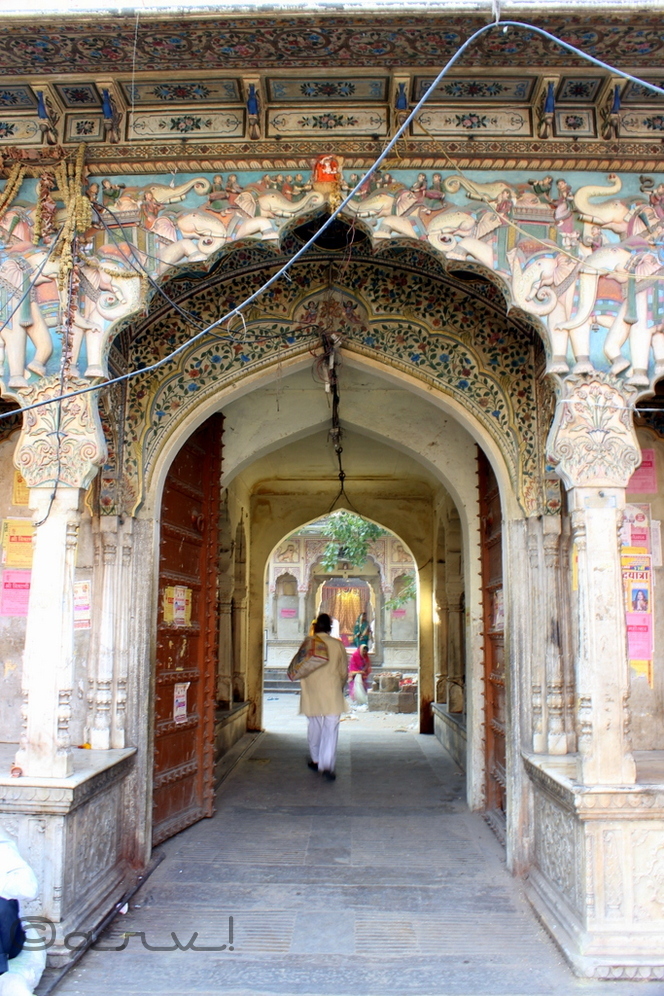 shri ramchamdra temple in jaipur at chandpole bazar