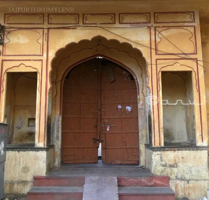 entrance-pratapeshwar-temple-jaipur-gate-pol-heritage-building-shiva-mandir