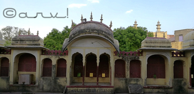 heritage-temple-jaipur-pratapeshwar-mandir-beautiful-rajput-mughal-architecture-chhatri-jaali