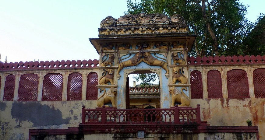 pratapeshwar-temple-jaipur-lord-shiva-city-palace