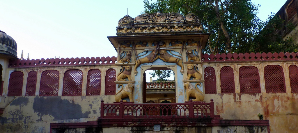 pratapeshwar-temple-jaipur-lord-shiva-city-palace