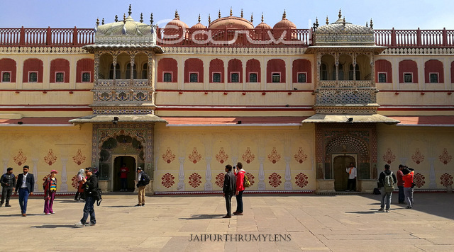 city-palace-achitecture-peacock-gate-jaipur-best-blogs