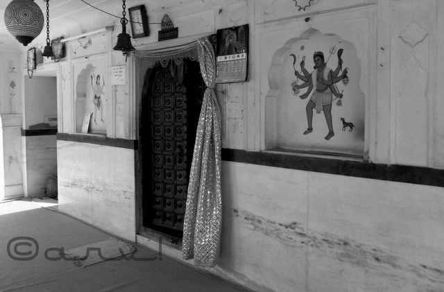 popular-heritage-temple-in-jaipur-raj-rajeshwari-mandir-manbagh-sawai-pratap-singh-jaipurthrumylens