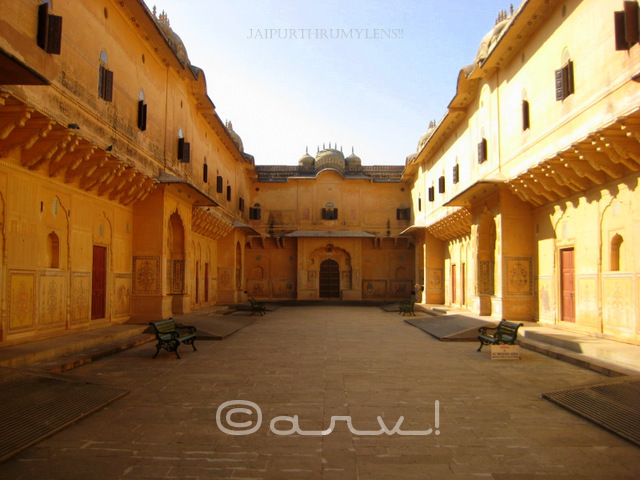 popular-tourist-attraction-in-jaipur-madhvendra-palace-nahargarh-fort-rajasthan-review