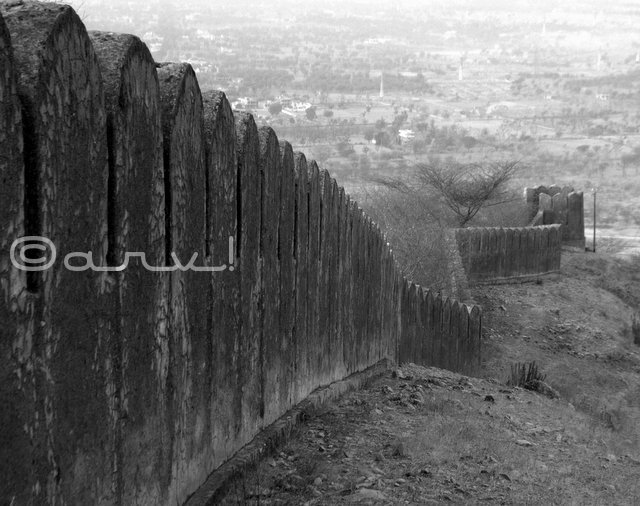 picture-of-rampart-naila-fort-jaipurthrumylens