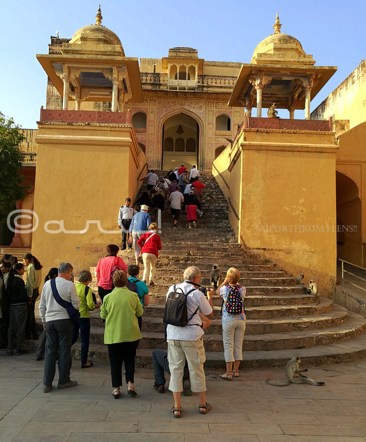 tourists-entering-ganesh-pol-amber-fort-jaipur-india-jaipurthrumylens