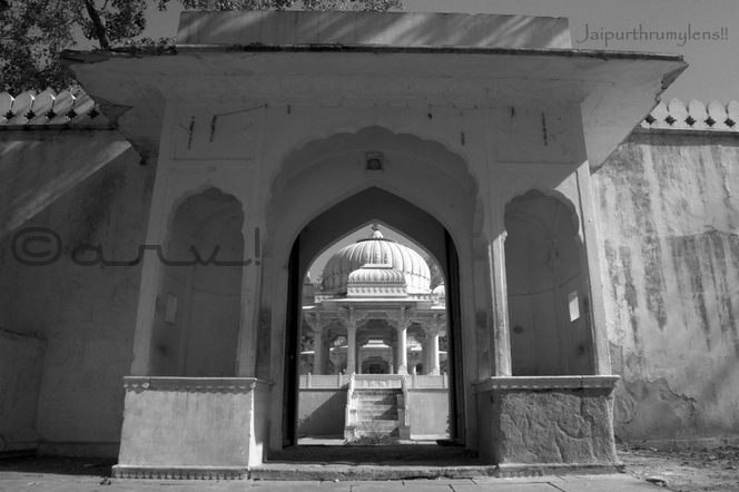 entrance-royal-gaitore-cenotaph-jaipur-sms-trust-tourist-attraction-sawai-ram-singh-ii-jaipurthrumylens