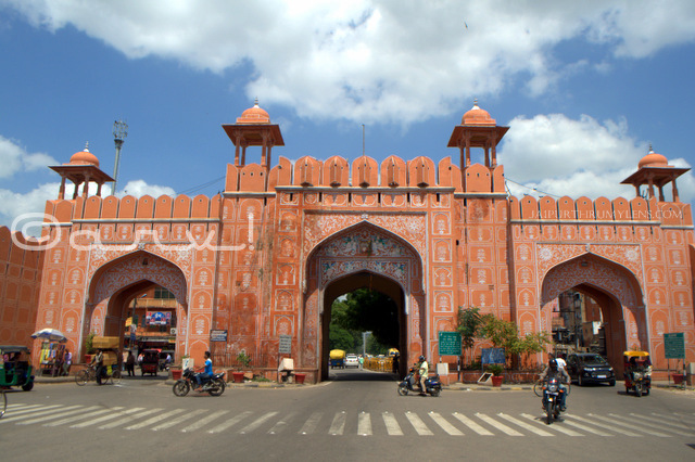 walled-city-gates-in-jaipur-ajmeri-gate-history-jaipur-kishanpole-bazar-jaipurthrumylens