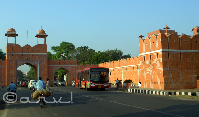 history-of-jaipur-old-city-gates-jorawar-singh-gate-jaipurthrumylens