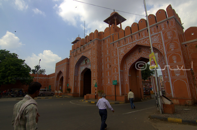 sanganeri-gate-johari-bazaar-gates-of-jaipur-jaipurthrumylens