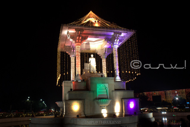 sawai-jai-singh-ii-statue-circle-c-scheme-jaipur-diwali-decoration-jaipurthrumylens