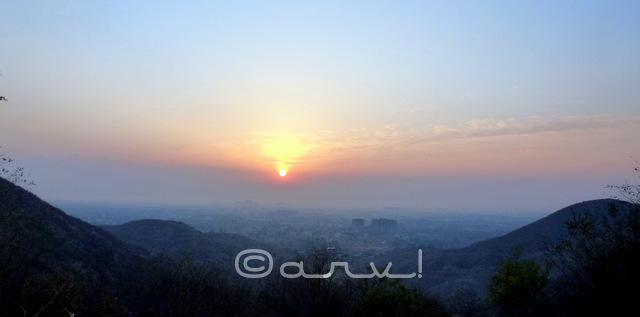watching-sunrise-in-jaipur-hills-trekking-in-aravalis-rajasthan-india-jaipurthrumylens