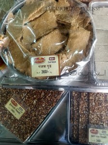 narayanji-gajak-johari-bazaar-jaipur-til-patti-gazak