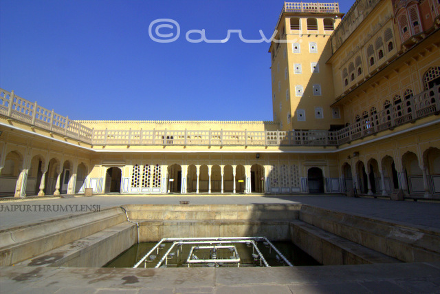 inside-hawa-mahal-iconic-tourist-attraction-in-jaipur