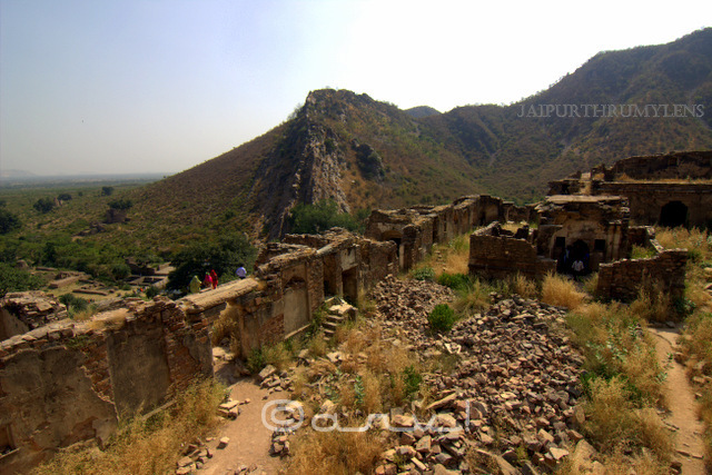 bhangarh-fort-kila-inside-surrounding-view-image