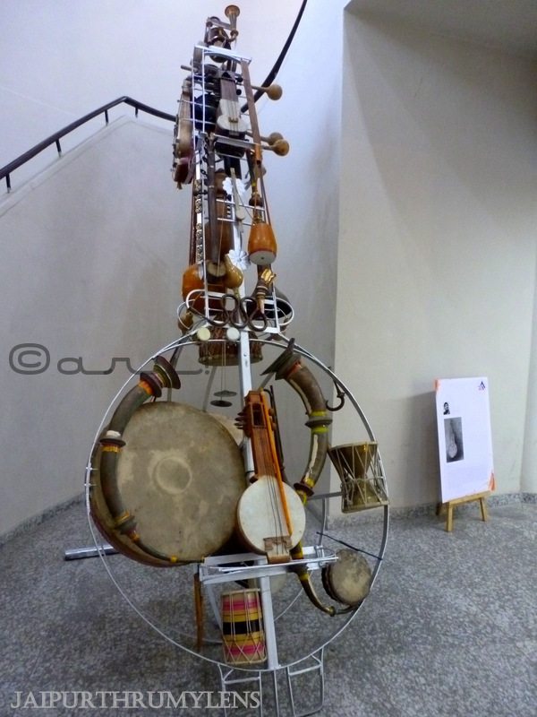 ashwin-dalvi-jaipur-art-summit-indian-lost-musical-instruments-extinction-installation