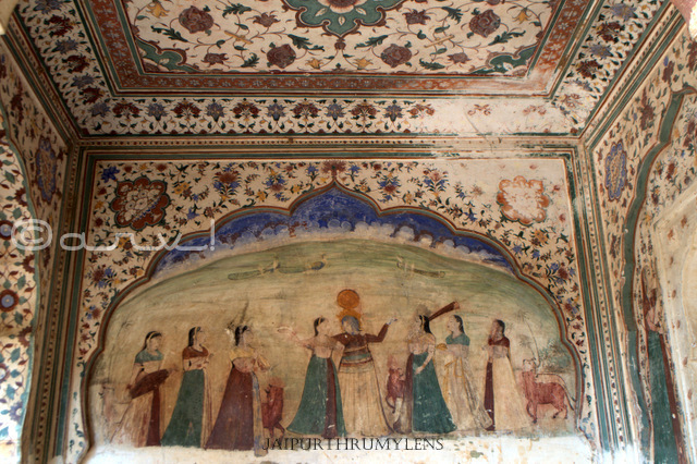 indian-mythology-heritage-wall-painting-galtaji-temple-jaipur