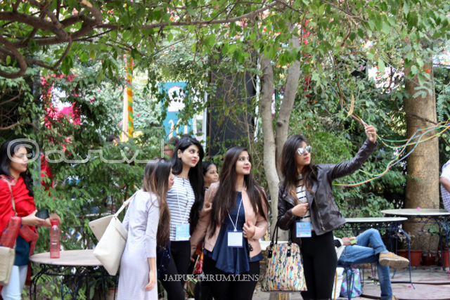 women-taking-selfie-fashion-jaipur-literature-festival