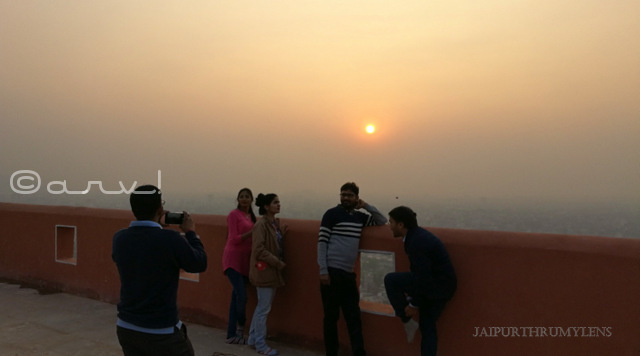 beautiful-sunset-point-jaipur-surya-mandir-sun-temple-photo