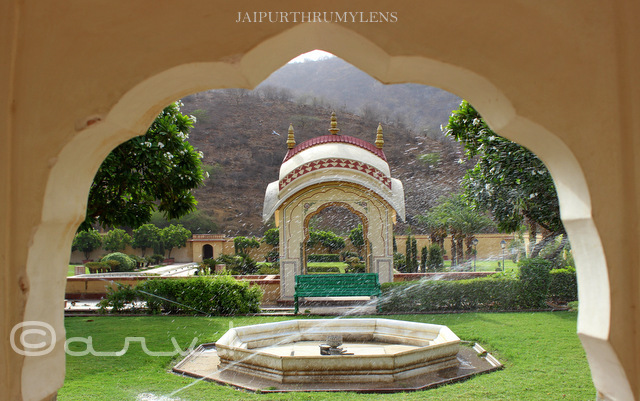arch-at-sisodia-rani-garden-jaipur-photo