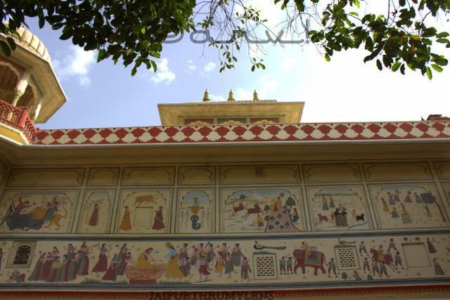 ethnic-rajasthani-painting-on-wall-jaipur