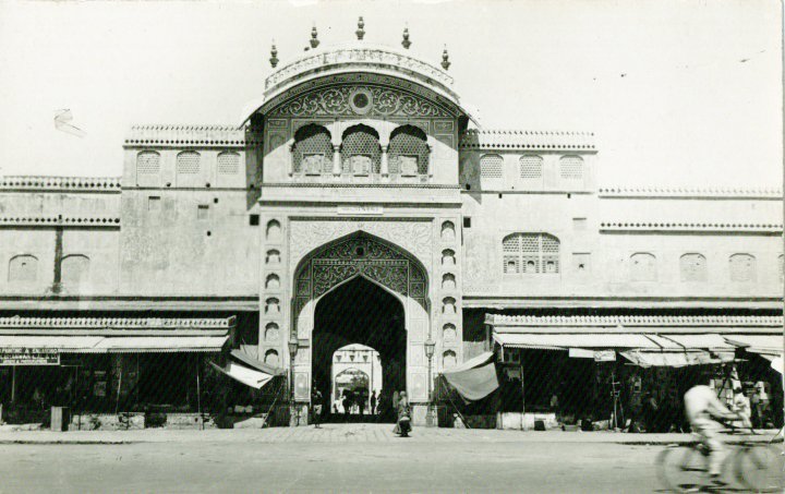tripolia-gate-jaipur-bazaar-old-photo