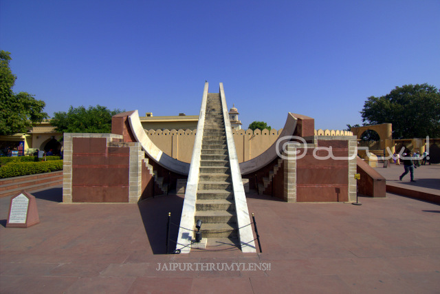 jantar-mantar-jaipur-instruments-photo