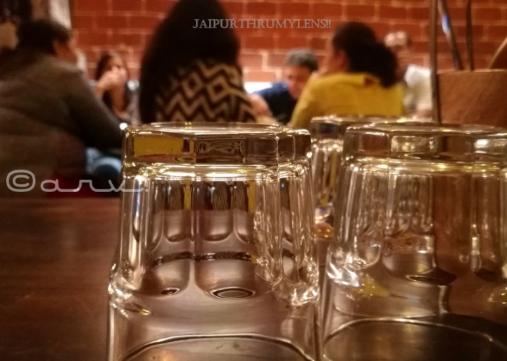 friends-group-cafe-feast-jaipur