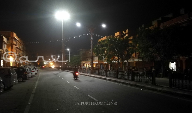 empty roads of johari bazaar in night