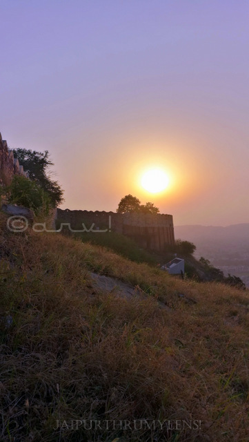 beautiful-sunrise-in-jaipur-at-nahargarh-fort