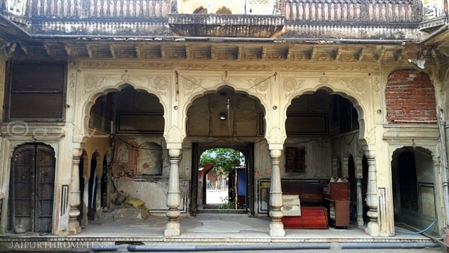heritage-walk-old-temple-jaipur-bazaar-photo