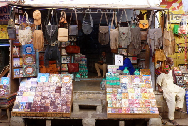 pushkar-handicrafts-street-market-photo