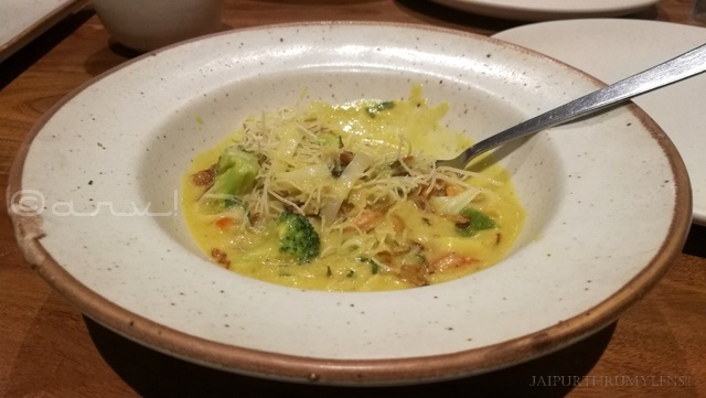 khao-suey-burmese-soup-rustic-by-oth-jaiopur-cafe