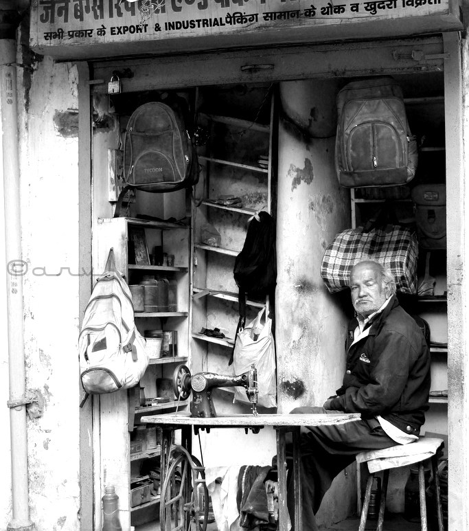 man-indian-street-photography-jaipur-tips