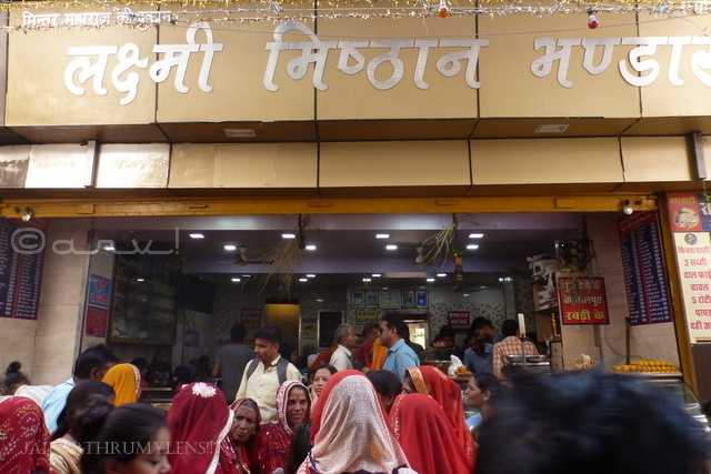places-to-eat-in-pushkar-laxmi-misthan-bhandar-aaloo-puri