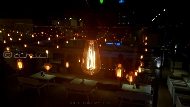 rooftop-cafe-in-jaipur-hop-on