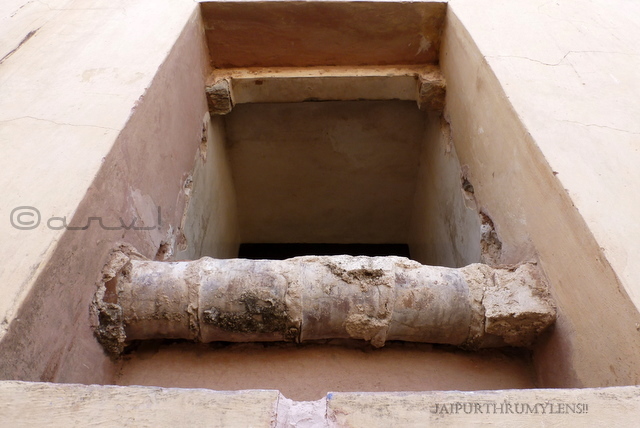 ancient-water-storage-pipe-amer-fort-jaipur